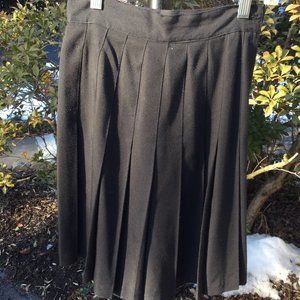 B2000 Solid Black Pleated Skirt